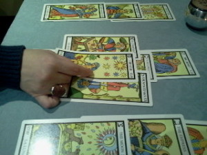 Tirada de tarot para saber si está pensando en mi