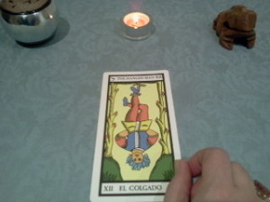 significado del colgado en el tarot